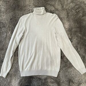 Zara Men's Grayish Turtleneck Sweater